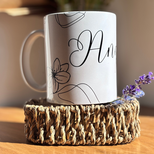 Taza  “Angela” – Minimalista Blanco y Negro